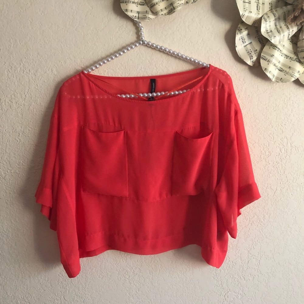 Cropped red oversized two pockets top by W118 sz L